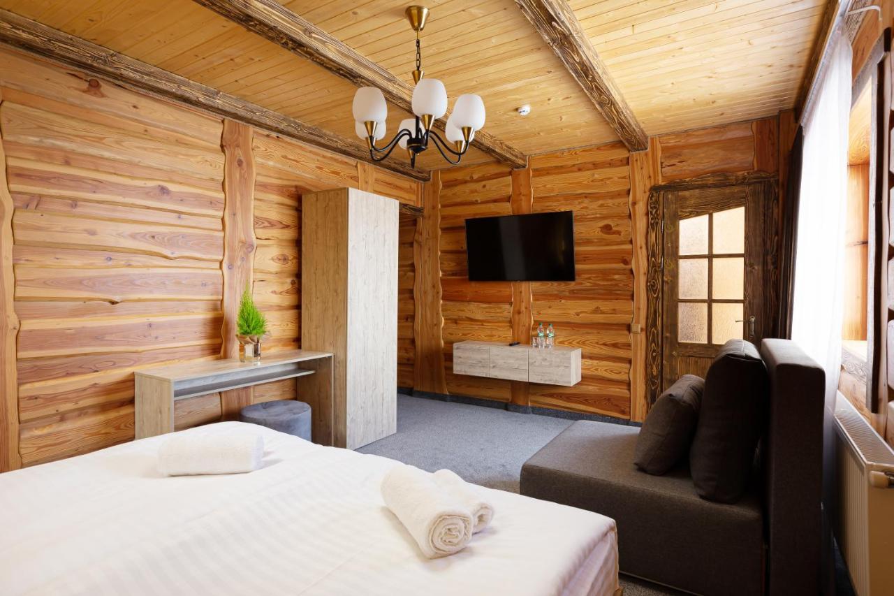 Svoi Hotel Поляница Экстерьер фото