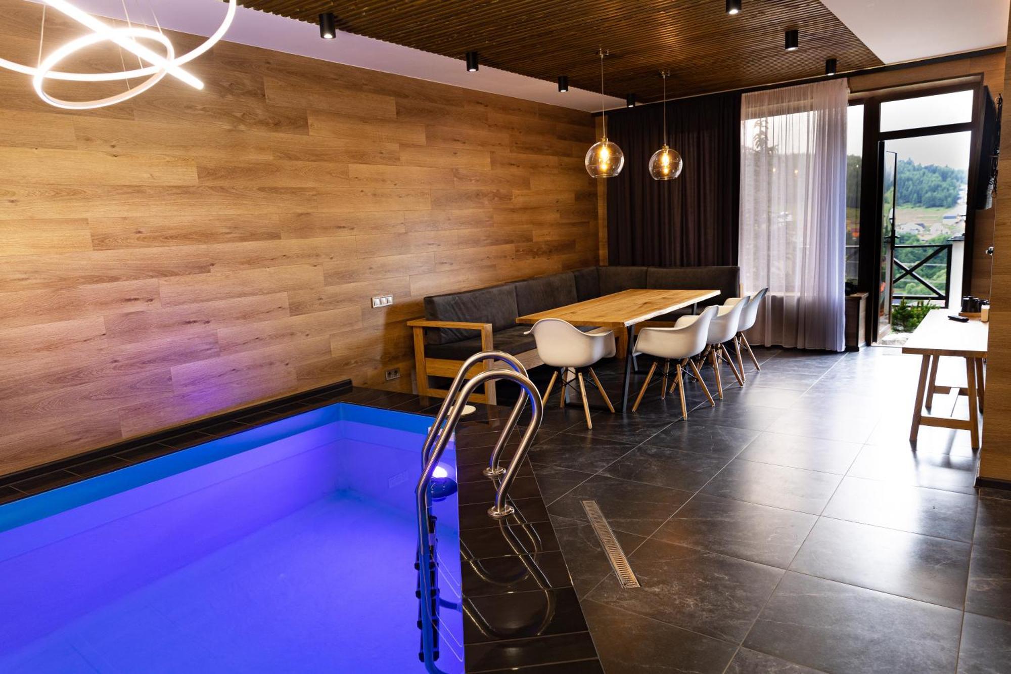 Svoi Hotel Поляница Экстерьер фото