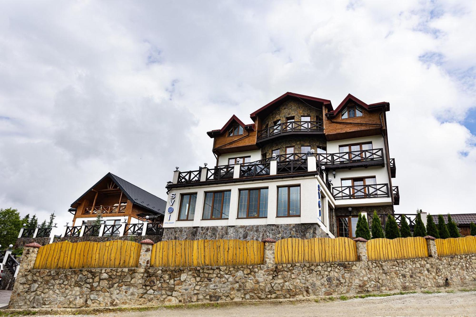 Svoi Hotel Поляница Экстерьер фото