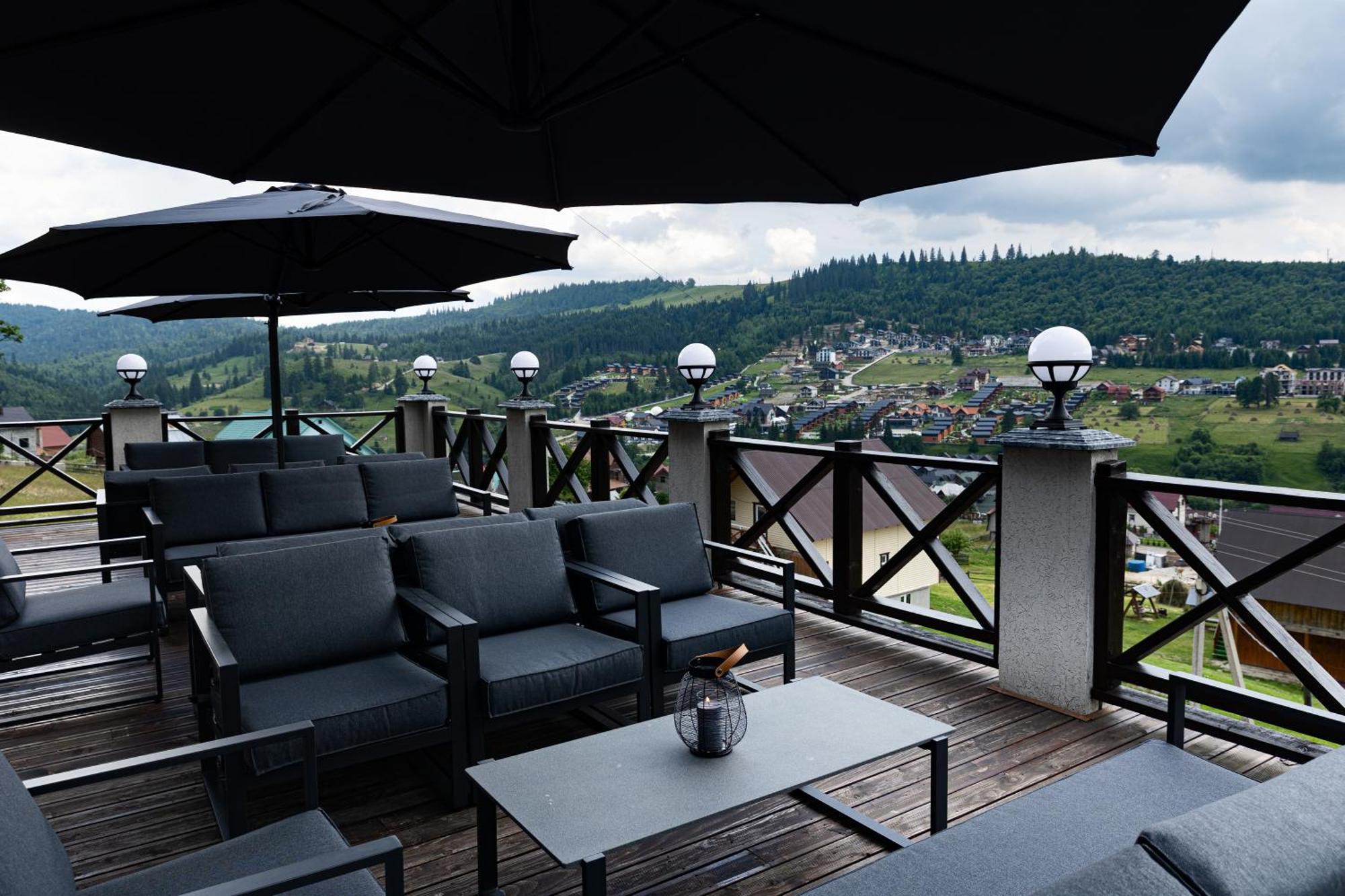 Svoi Hotel Поляница Экстерьер фото