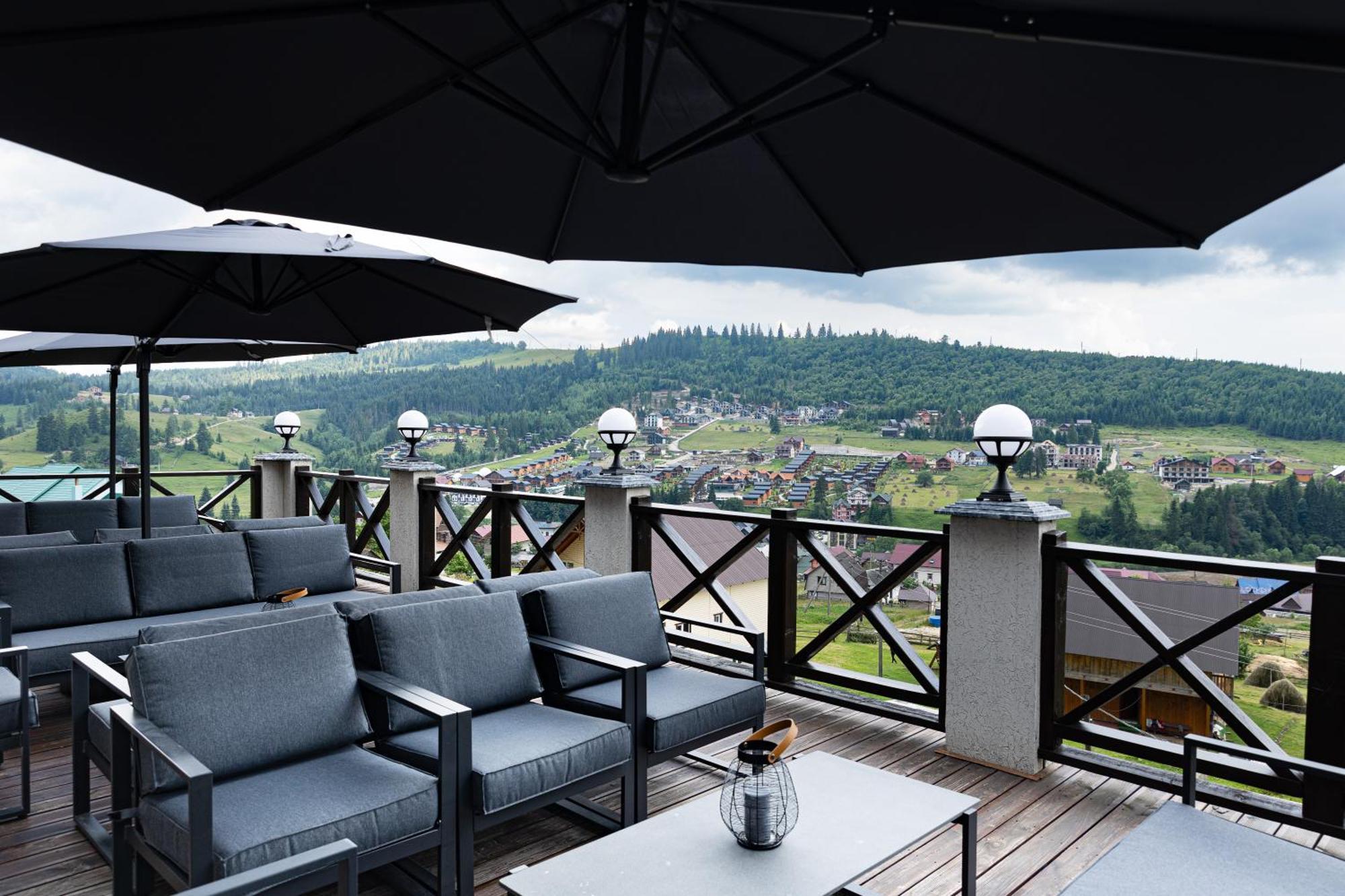 Svoi Hotel Поляница Экстерьер фото