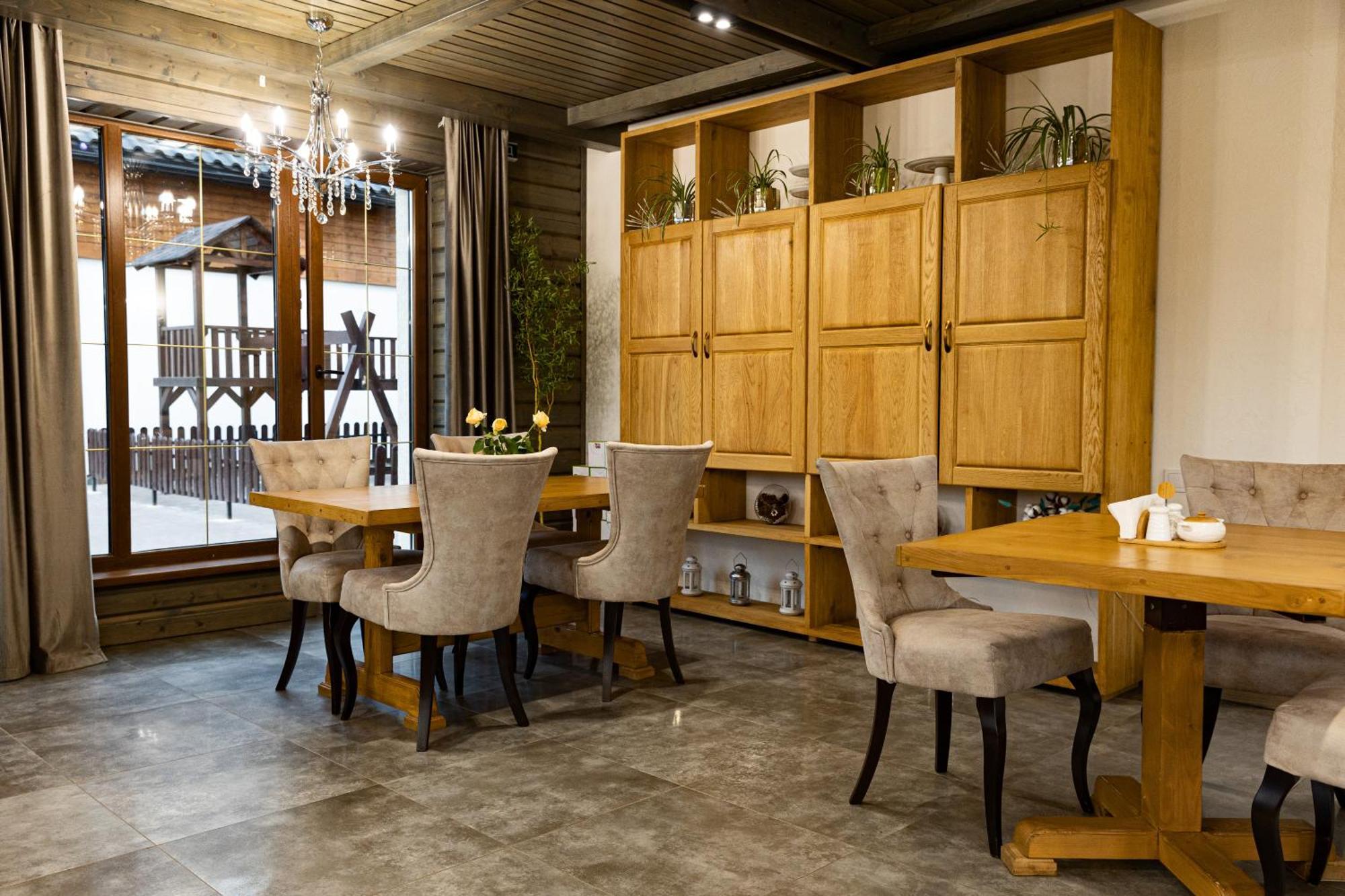 Svoi Hotel Поляница Экстерьер фото