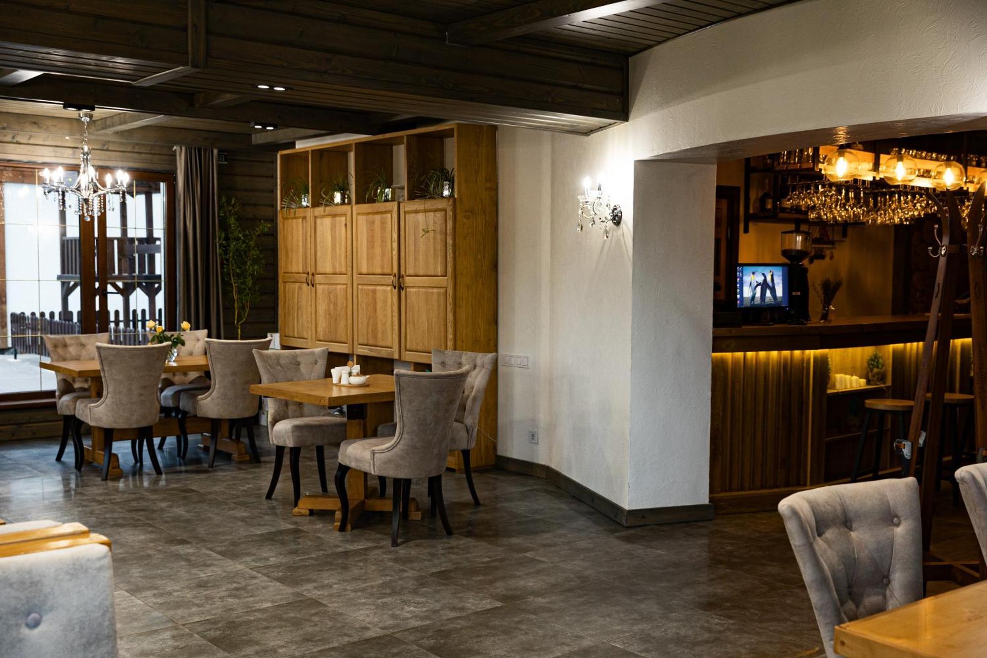 Svoi Hotel Поляница Экстерьер фото