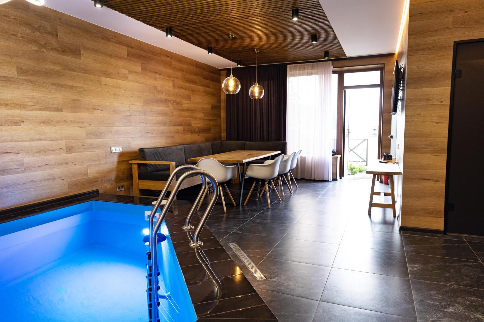 Svoi Hotel Поляница Экстерьер фото